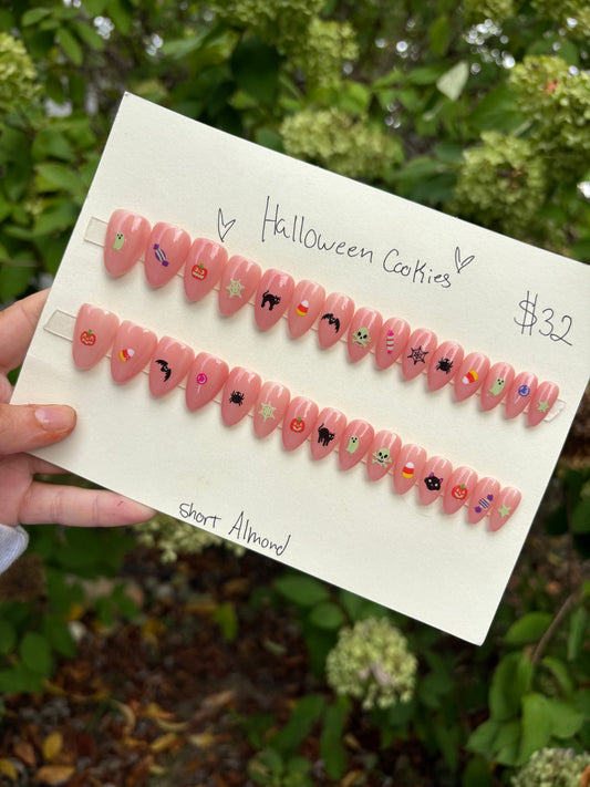 Halloween cookies👻🎃🕷️(glows in the dark) short almond