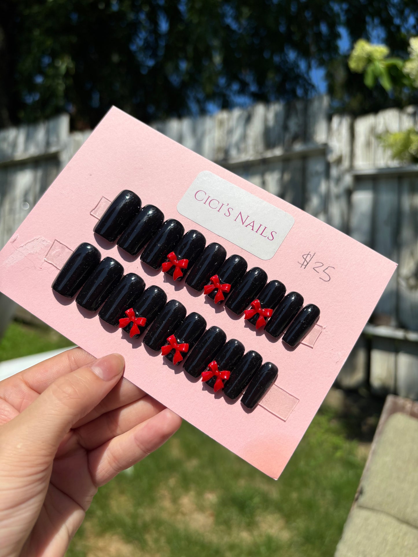 Black with red ribbon🖤🎀 medium square