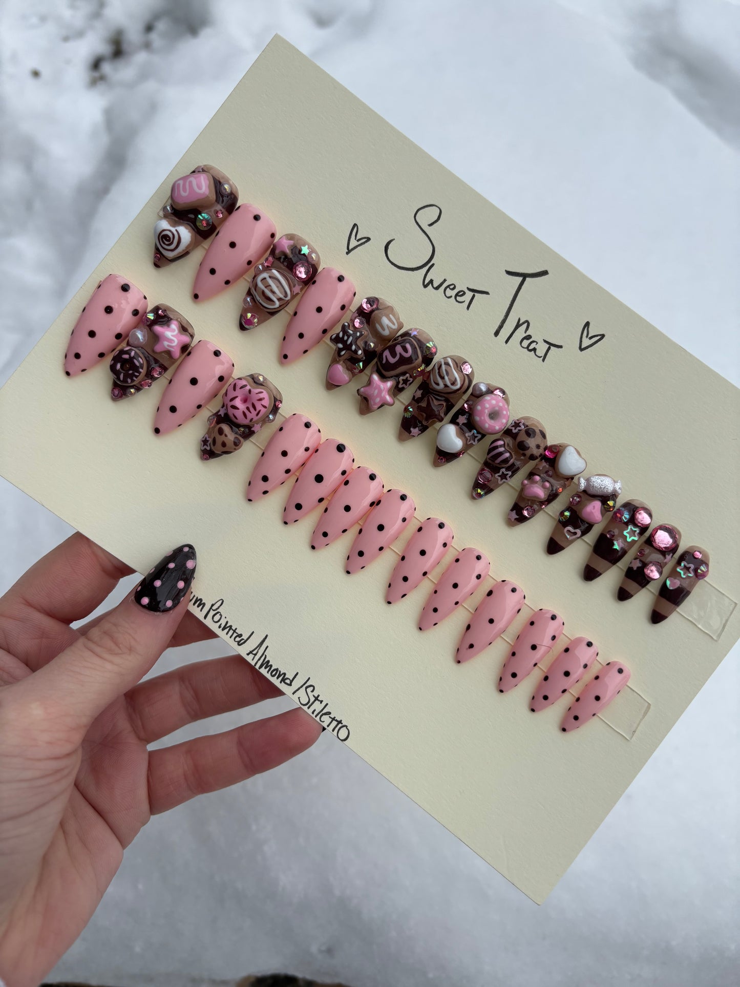 Sweet Treat🥮 medium pointed almond/stiletto