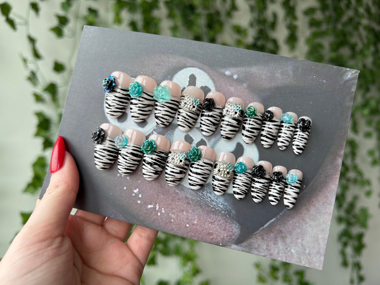 Prom circa 2008 🦓💎 medium almond one size fits all