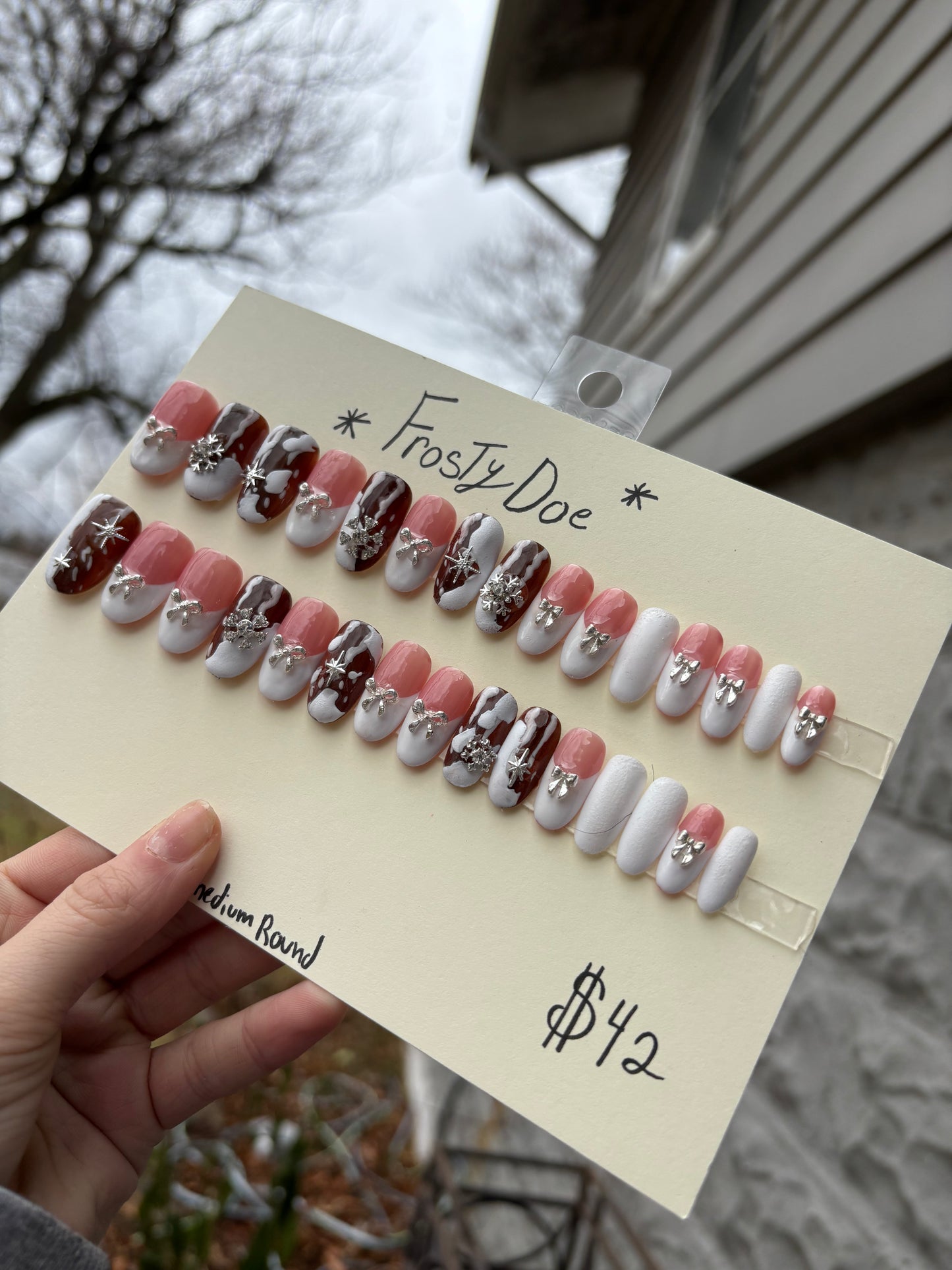 Frosty Doe🦌❄️ medium round