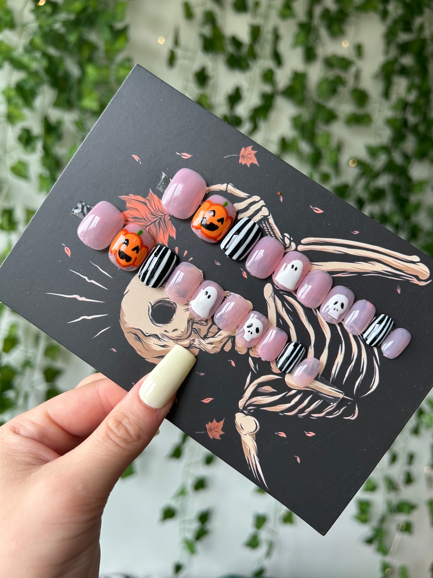 🖤🎃👻 extra short round/nail covers one size fits all