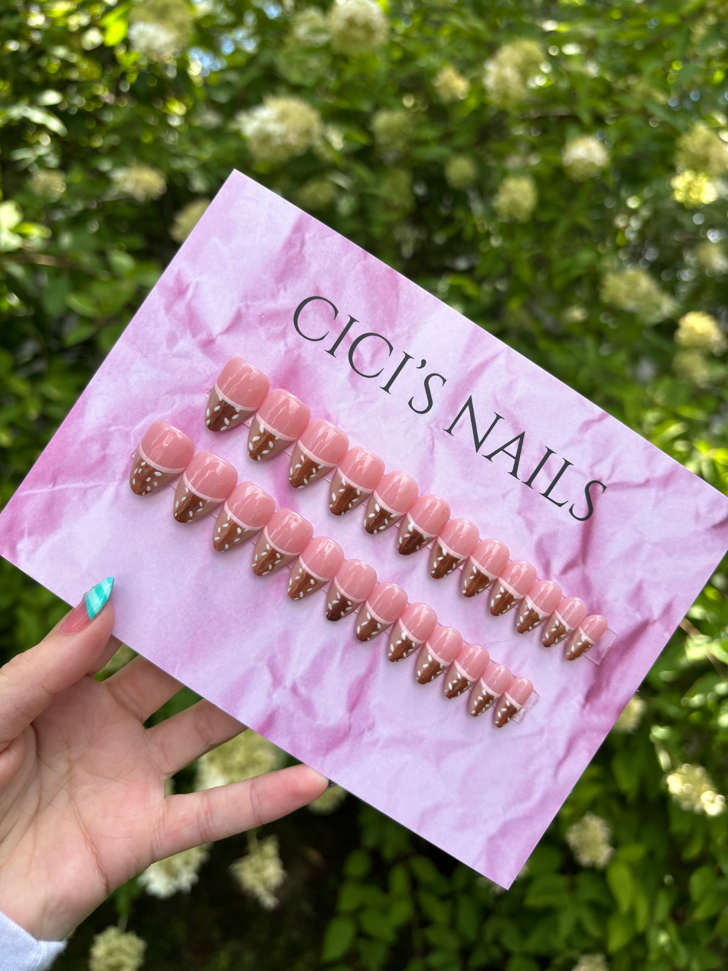 🦌💗🤍 short almond one size fits all
