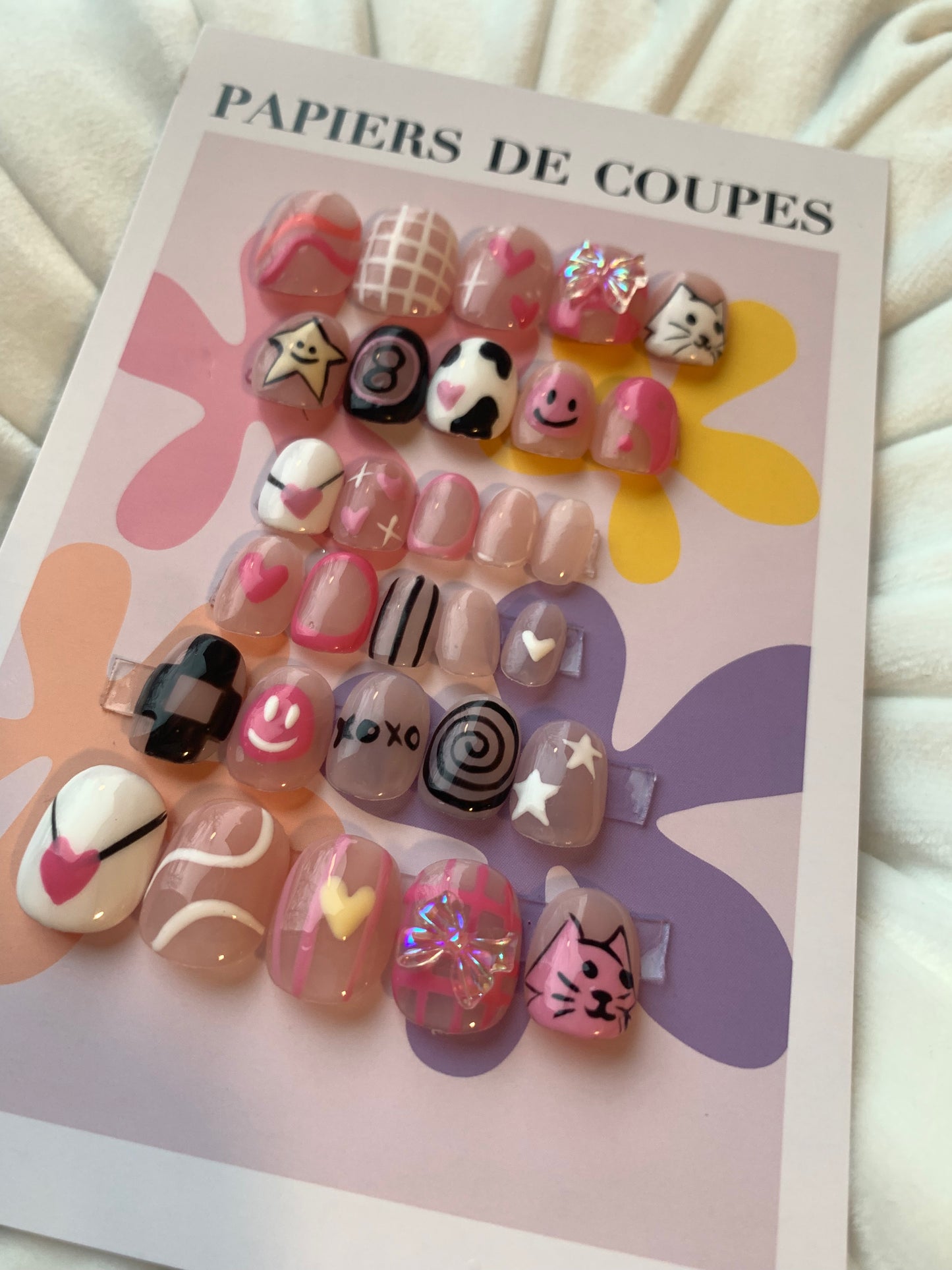 Sticker book🖤💖 30 piece X short nail covers