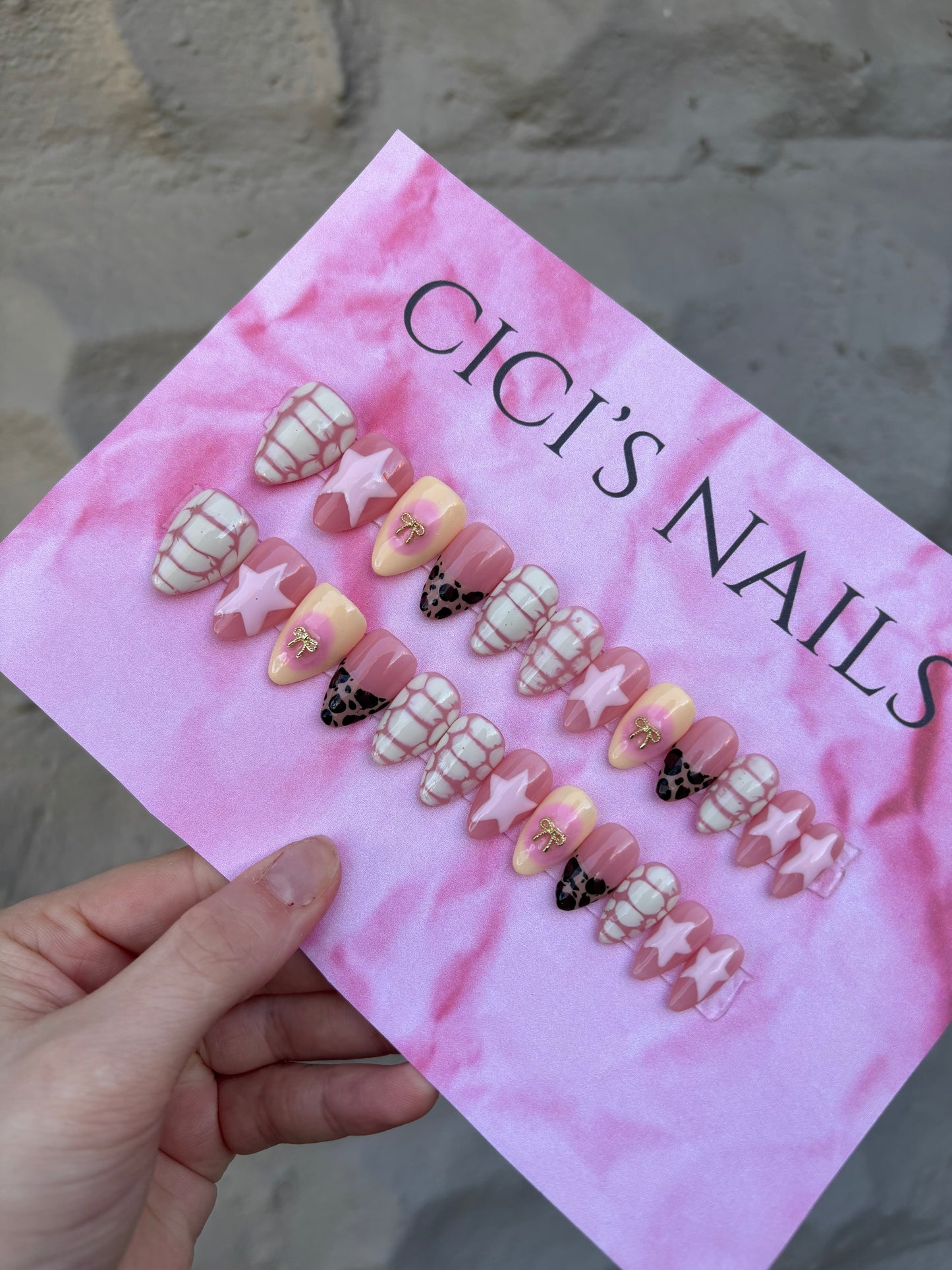 ⭐️💗 short almond one size fits all