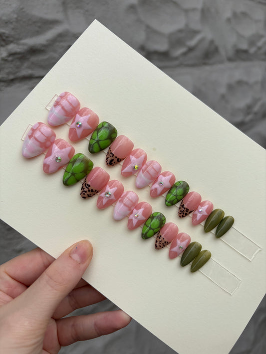 🌸☘️ short almond one size fits all