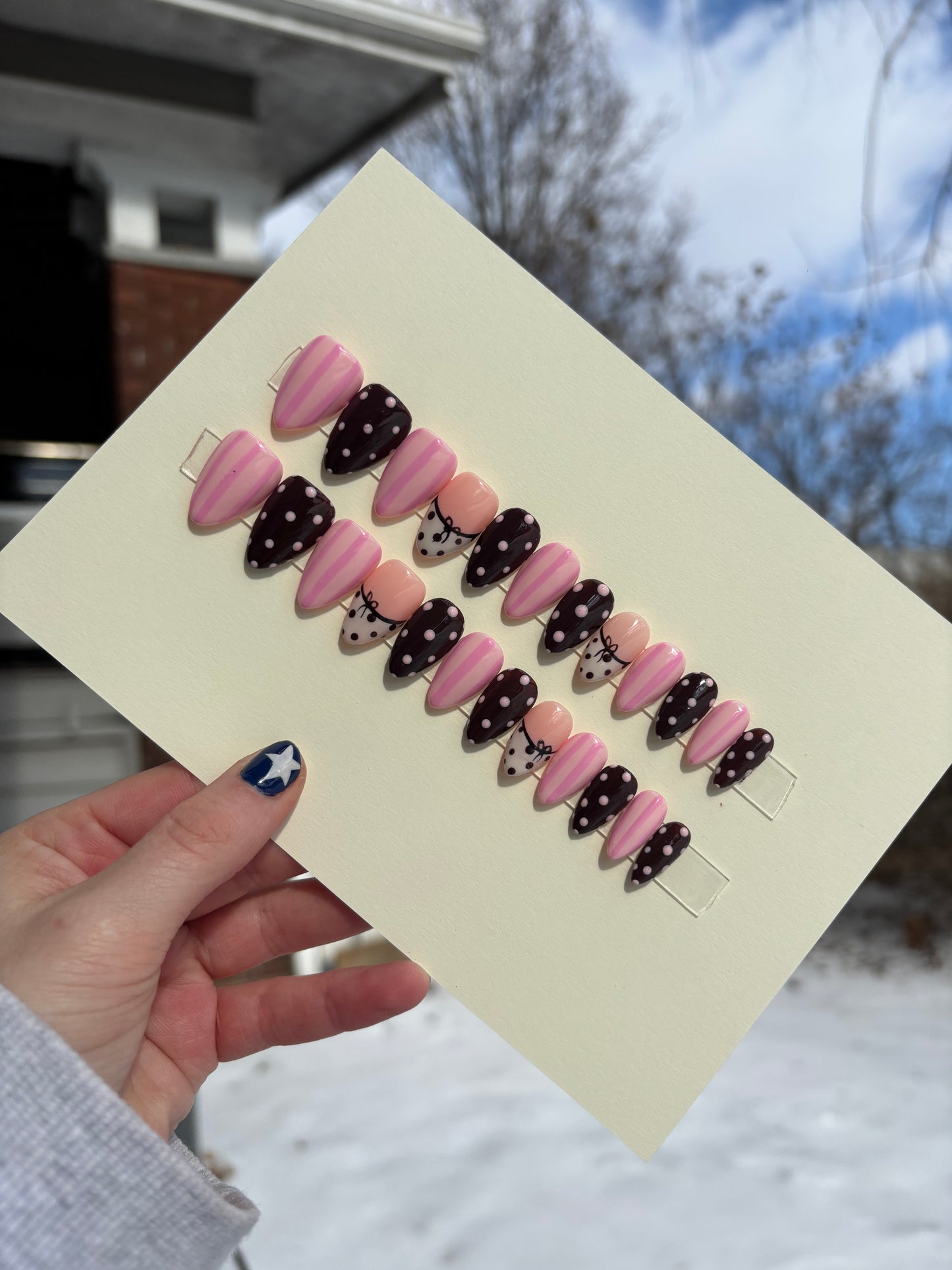 🩷🤎🎀 short almond one size fits all