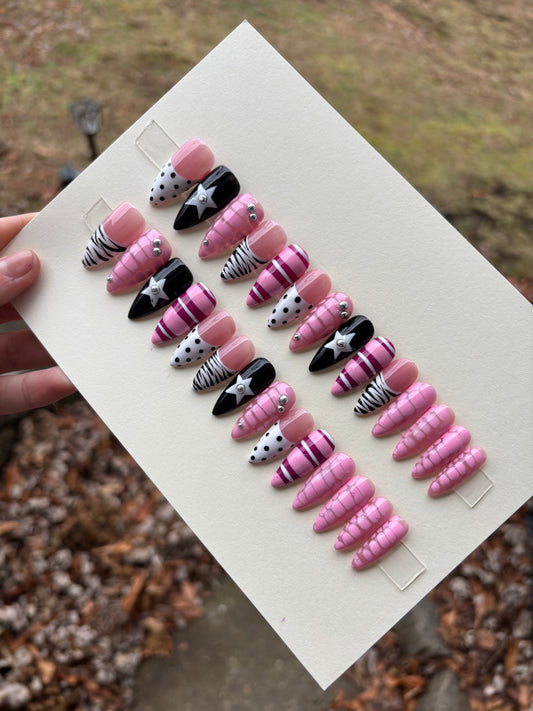 💖⭐️🖤⛓️ medium pointed almond/stiletto