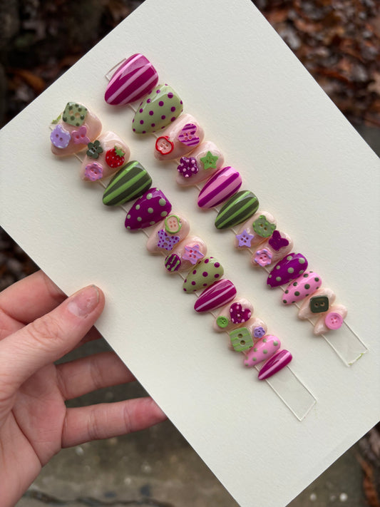 Berry Buttons🍓🪡 short almond one size fits all